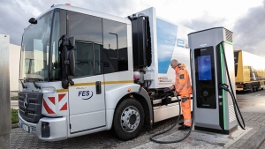 Mercedes-Benz Trucks lanza la batería reacondicionada CB400