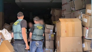 Guardia Civil en remolque robado