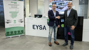 Javier Delgado, CEO de EYSA, y Carlos Suárez, director B2B de Movilidad de Repsol